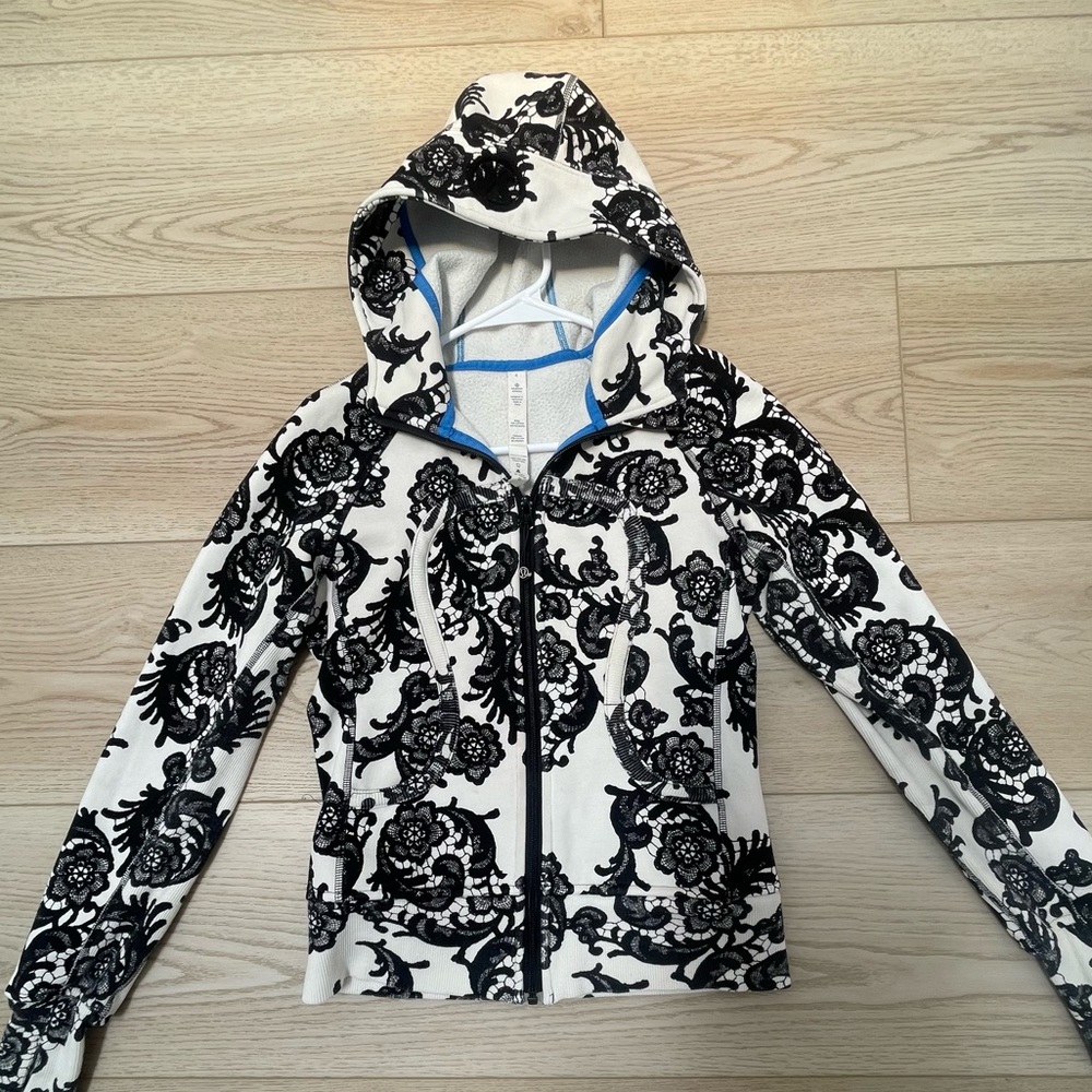 Lululemon Scuba Zip up jacket size 4